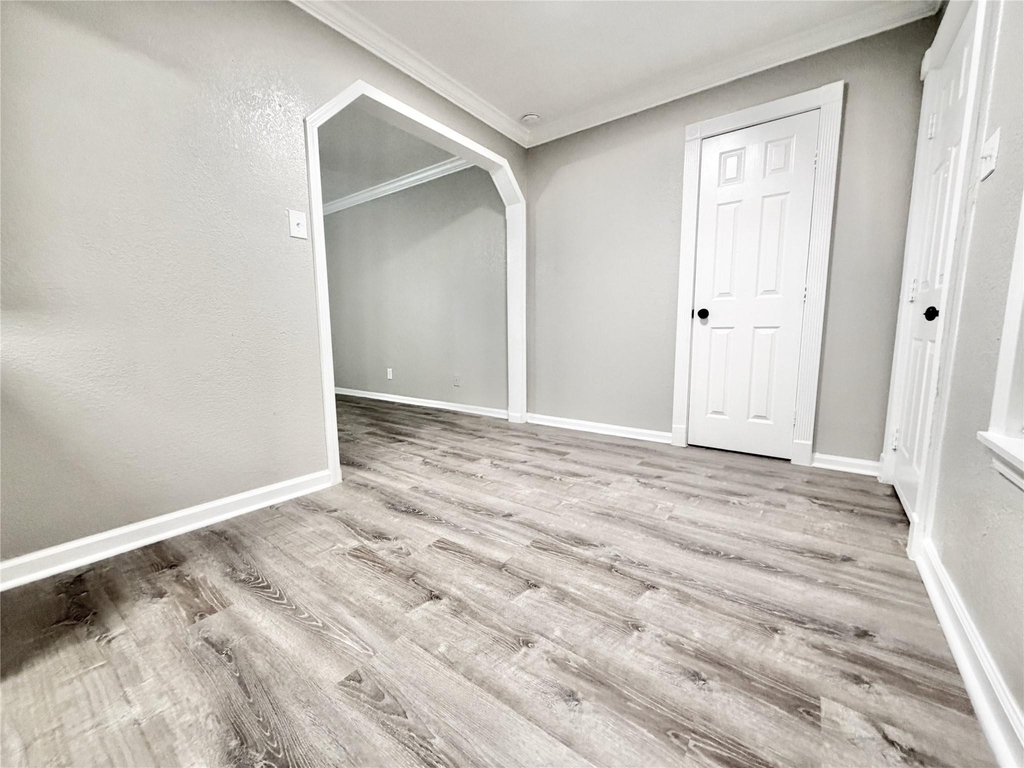 218 W 15th Street - Photo 12