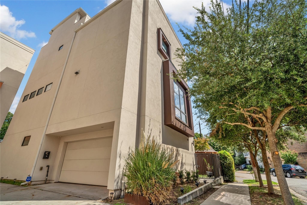 1624 Vermont Street - Photo 1