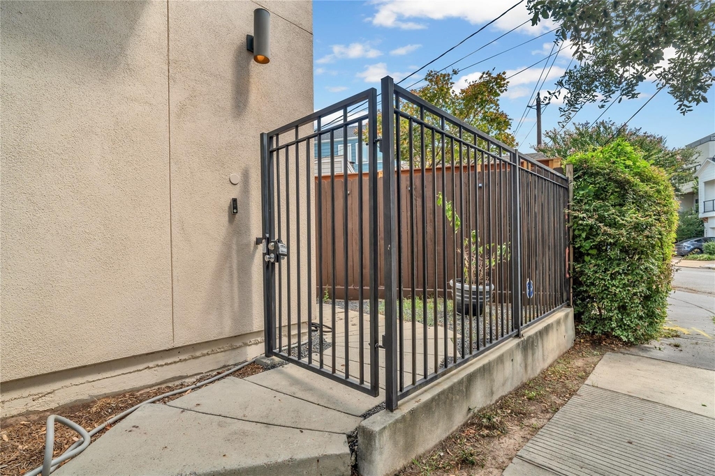 1624 Vermont Street - Photo 3