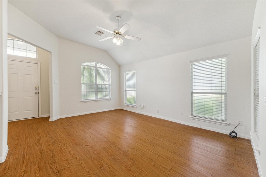 1806 Arbor Glen - Photo 4