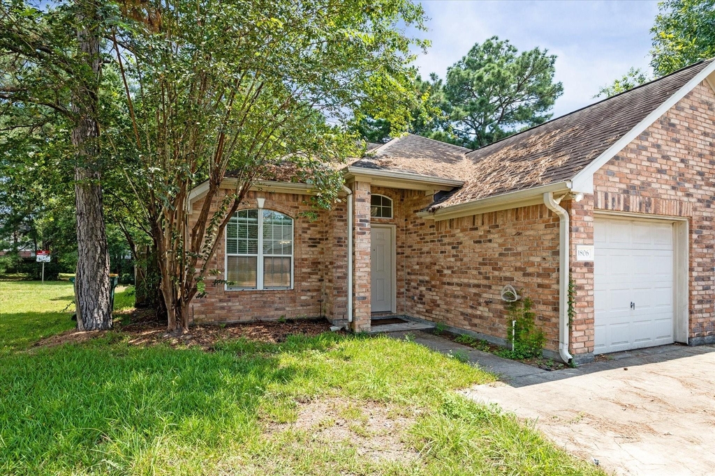 1806 Arbor Glen - Photo 0