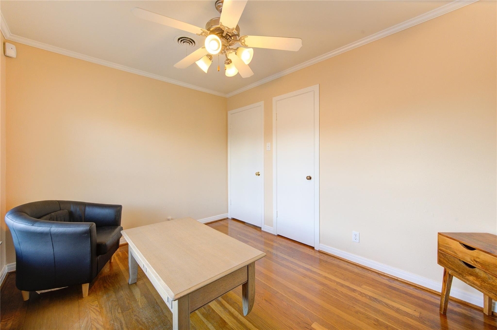 1932 W Bell Street - Photo 18