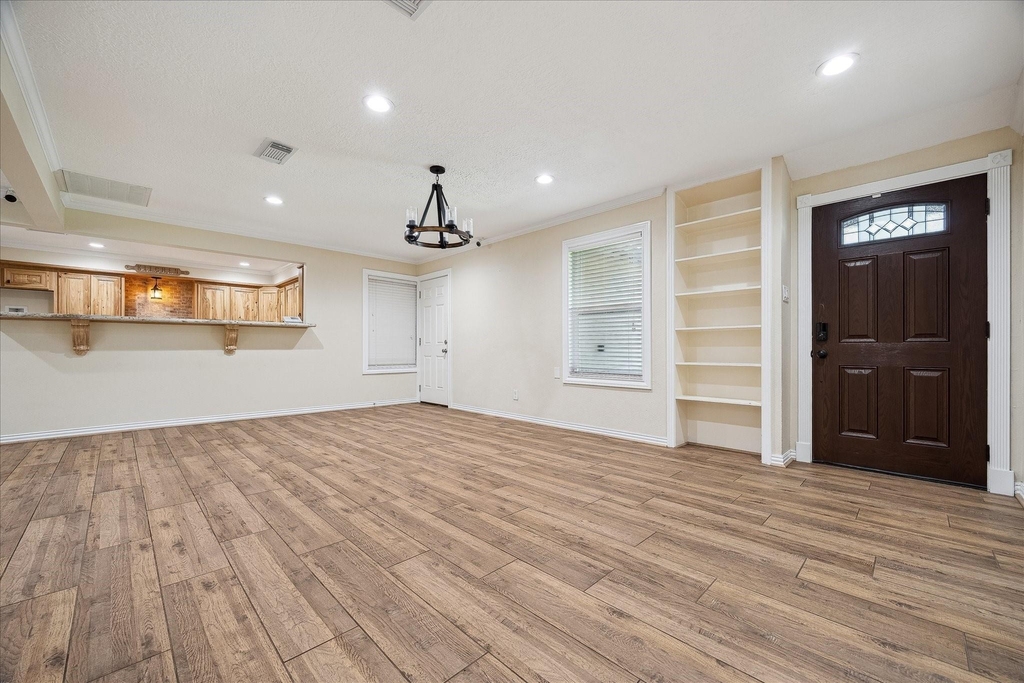 1325 Curtin Street - Photo 2