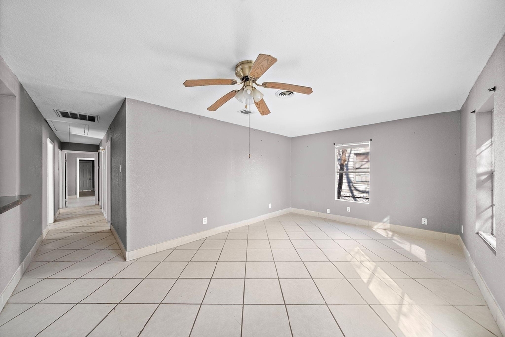 128 Kress Street - Photo 2