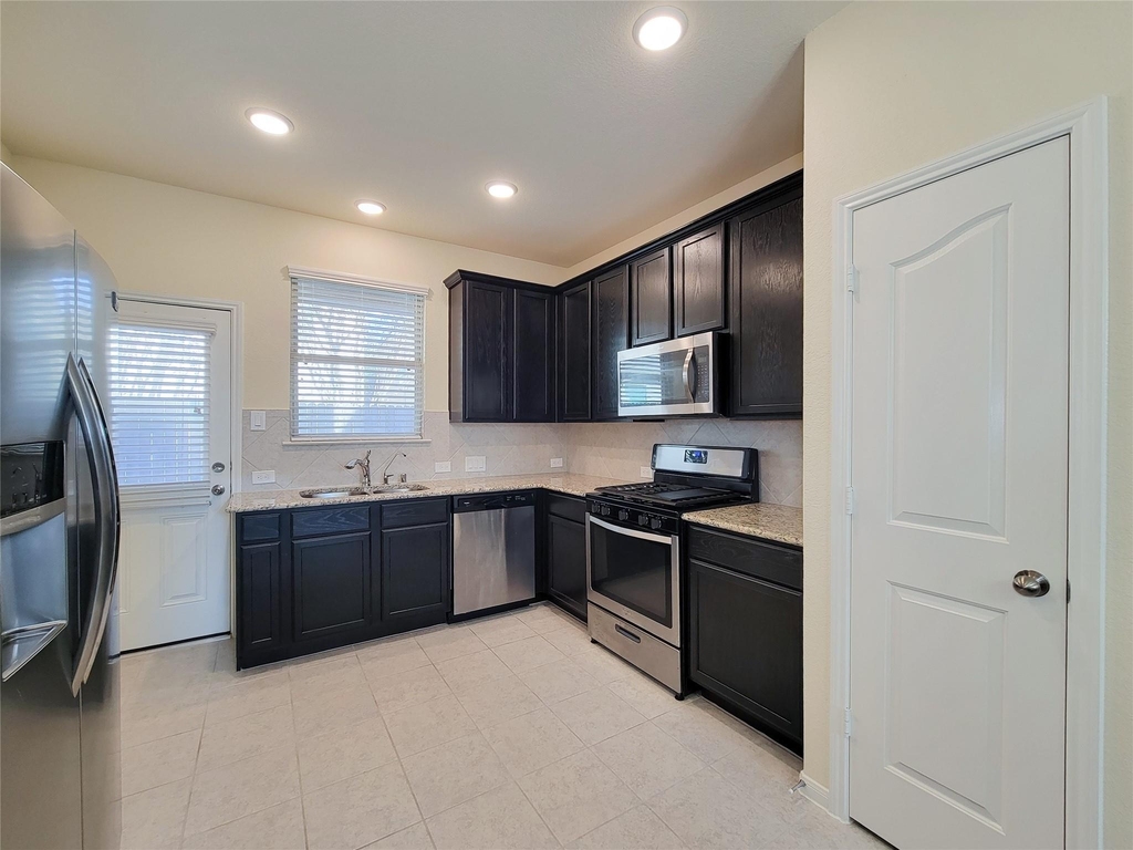 17018 Taffaine Drive - Photo 6
