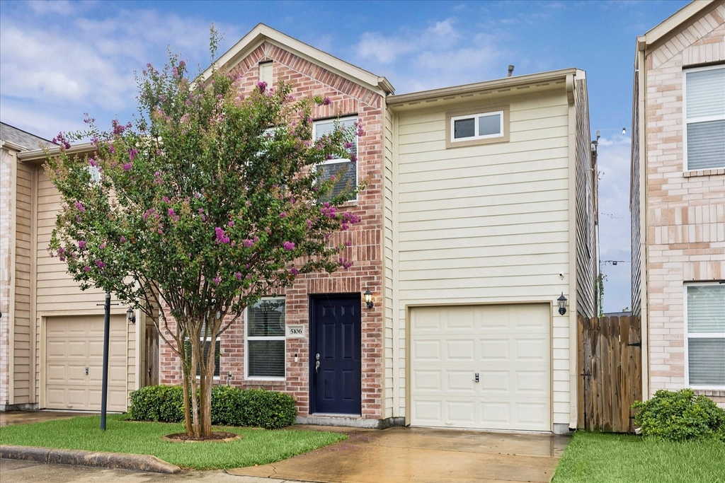 5106 Pinemont Place - Photo 0