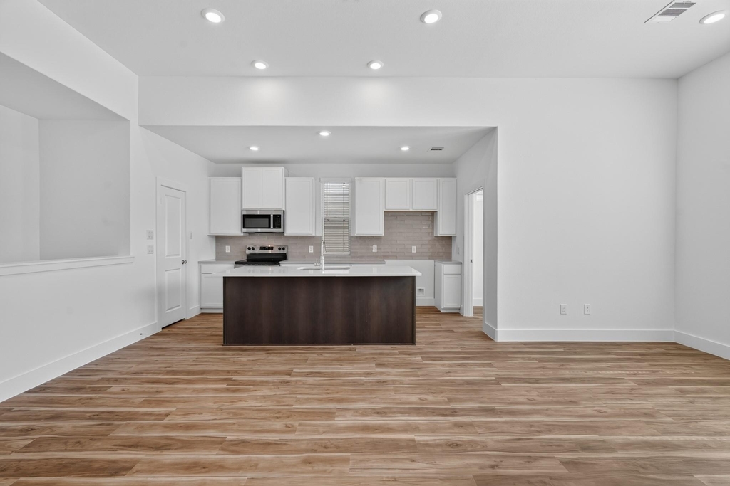 6061 De Soto Street - Photo 9