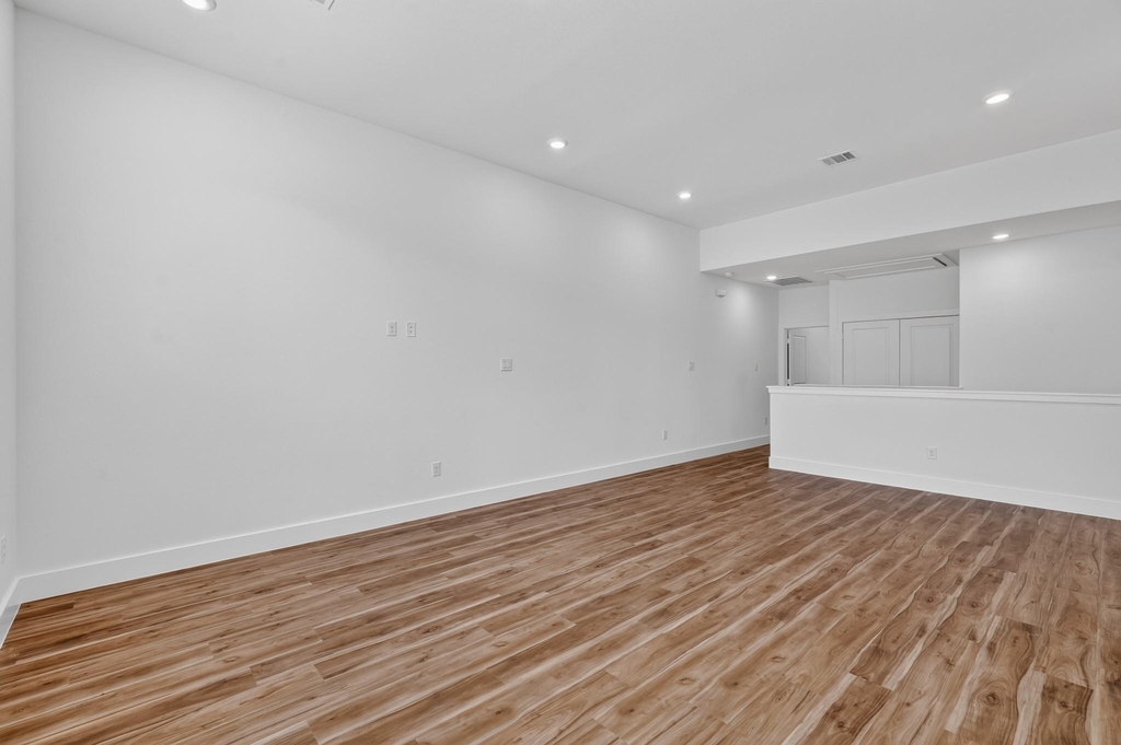 6061 De Soto Street - Photo 20