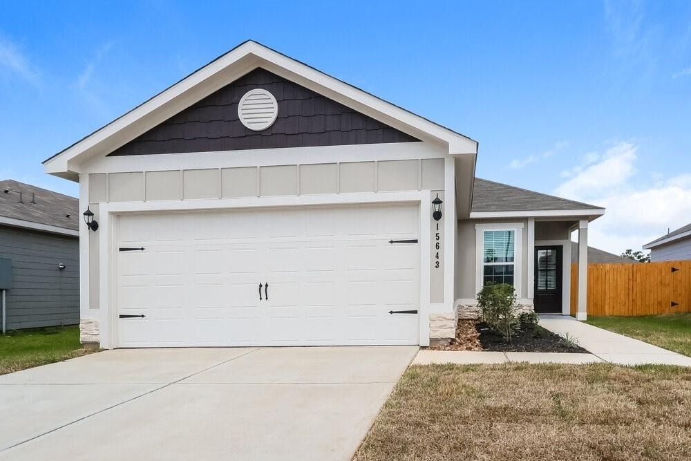 15643 Plum Brook Drive - Photo 0