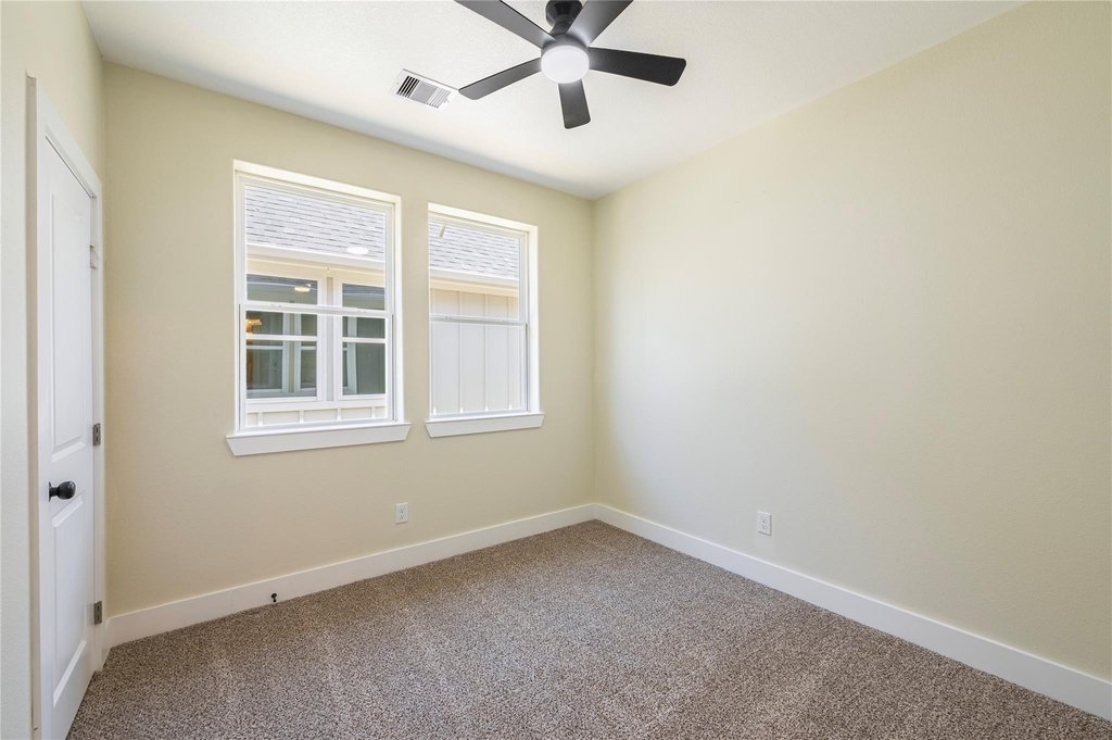2410 28th Ave N - Photo 14