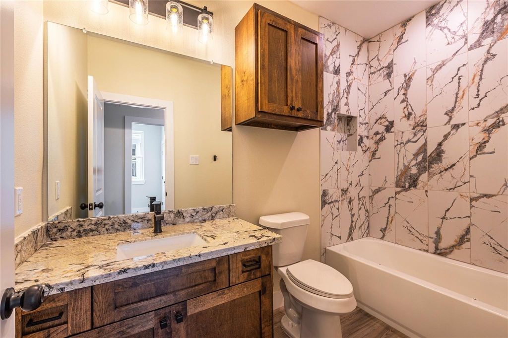 2410 28th Ave N - Photo 15