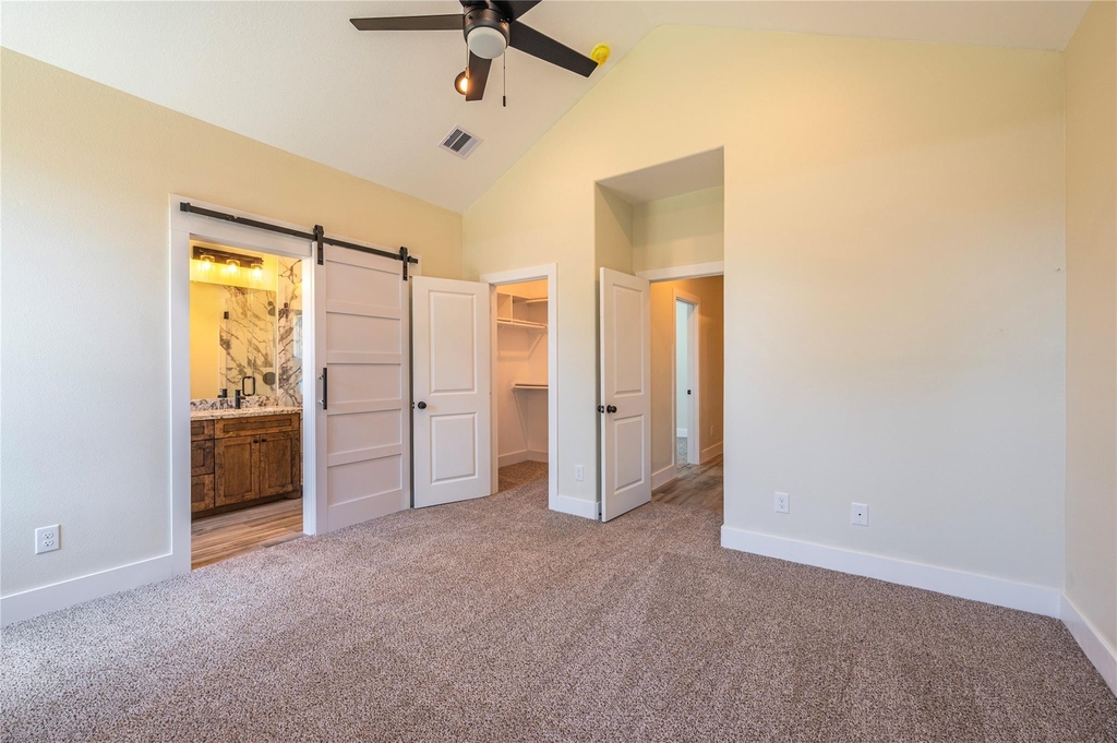 2410 28th Ave N - Photo 10
