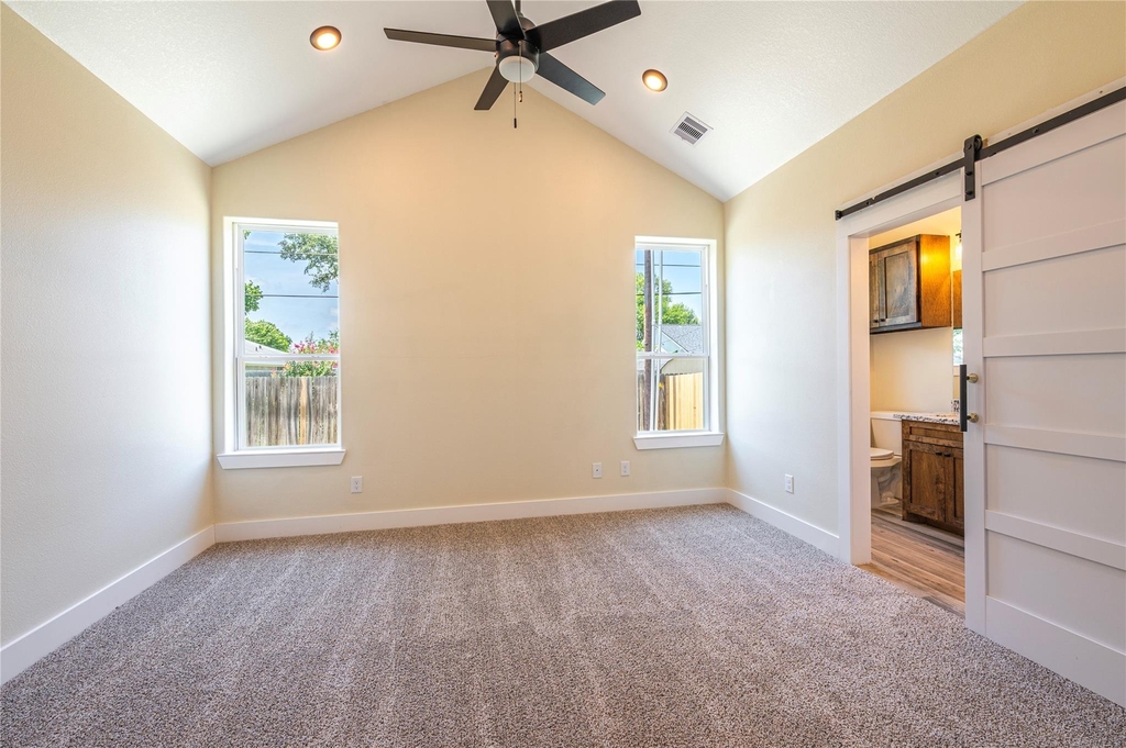 2410 28th Ave N - Photo 9