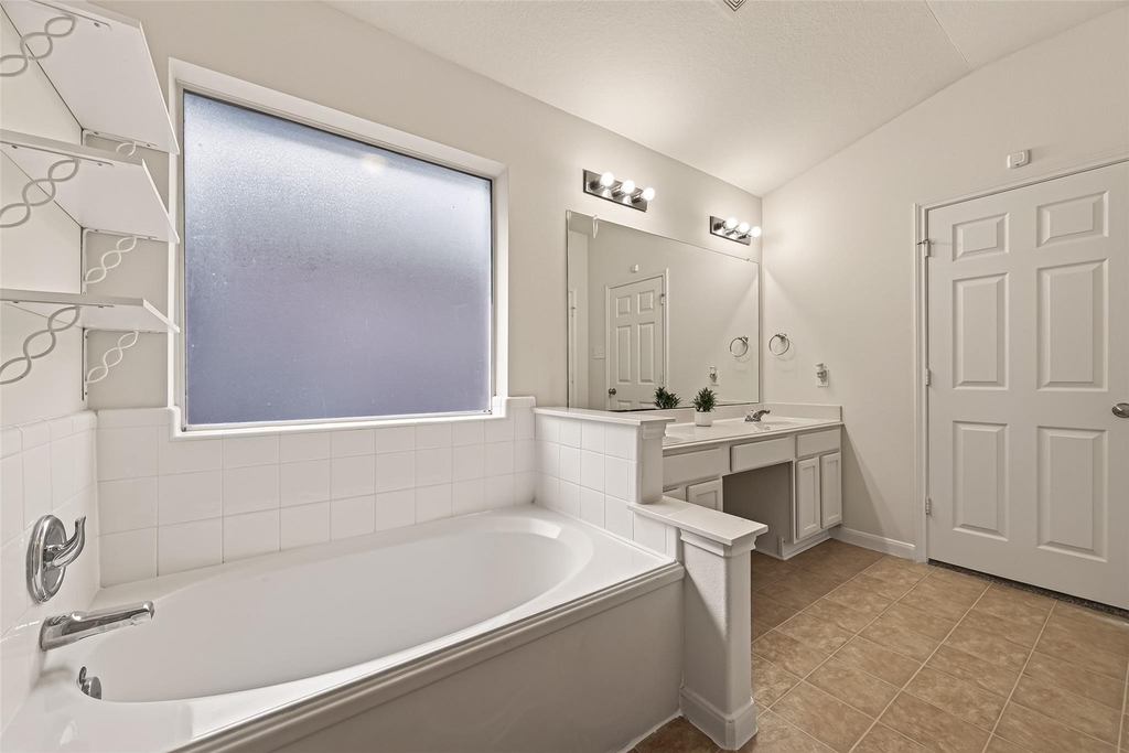 13109 Rippling Creek Lane - Photo 18