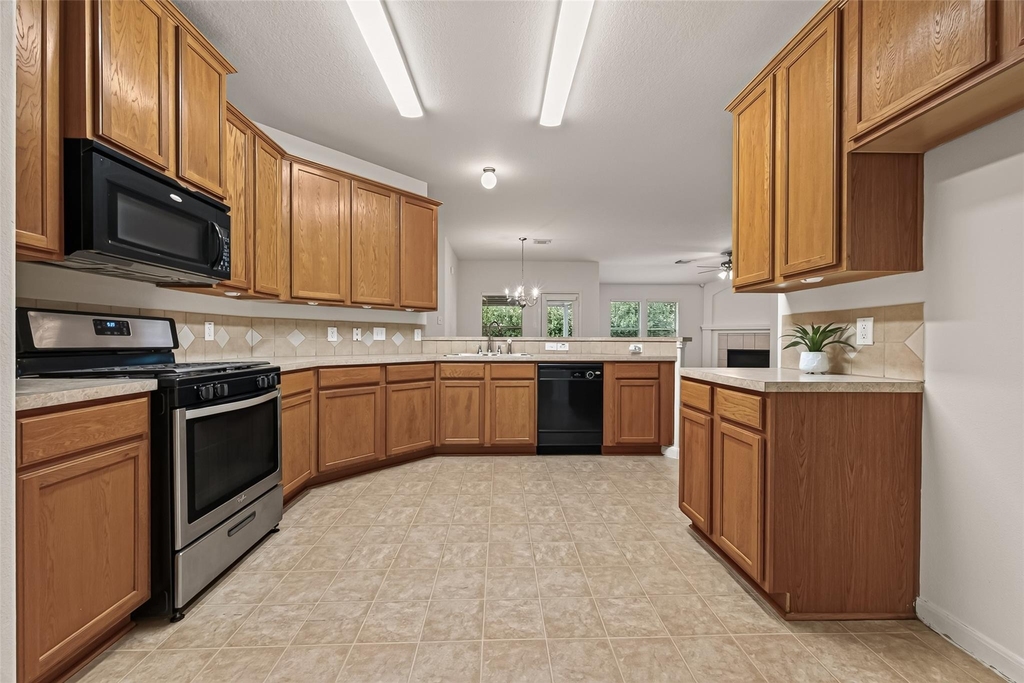 13109 Rippling Creek Lane - Photo 6