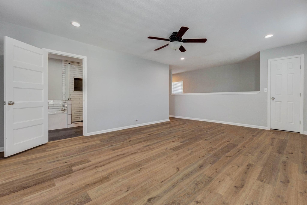 3205 Eastex Freeway - Photo 39