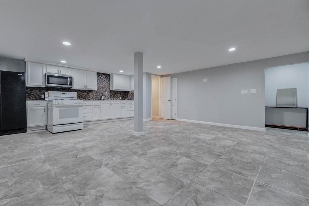 3205 Eastex Freeway - Photo 32
