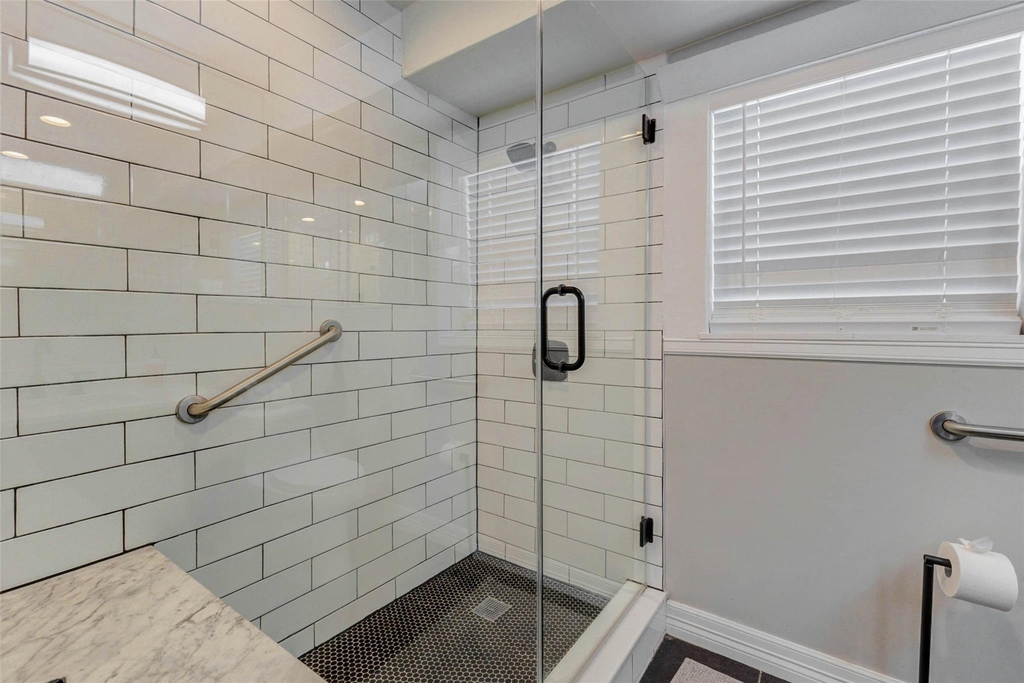 3205 Eastex Freeway - Photo 28
