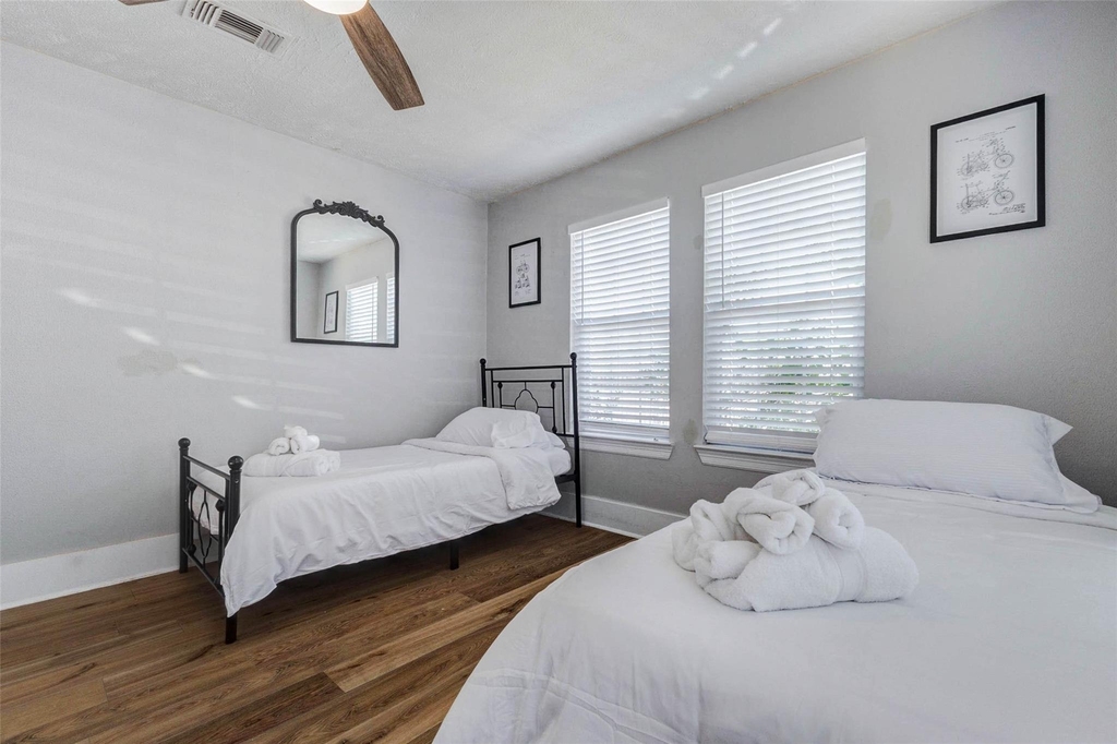 3205 Eastex Freeway - Photo 25