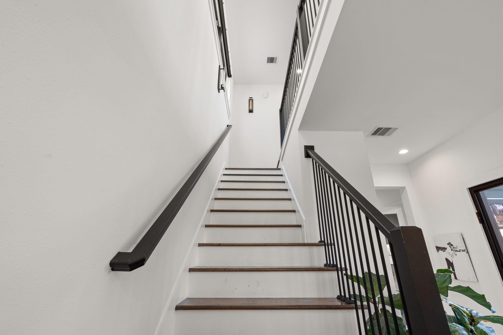 409 Blueberry Street - Photo 30