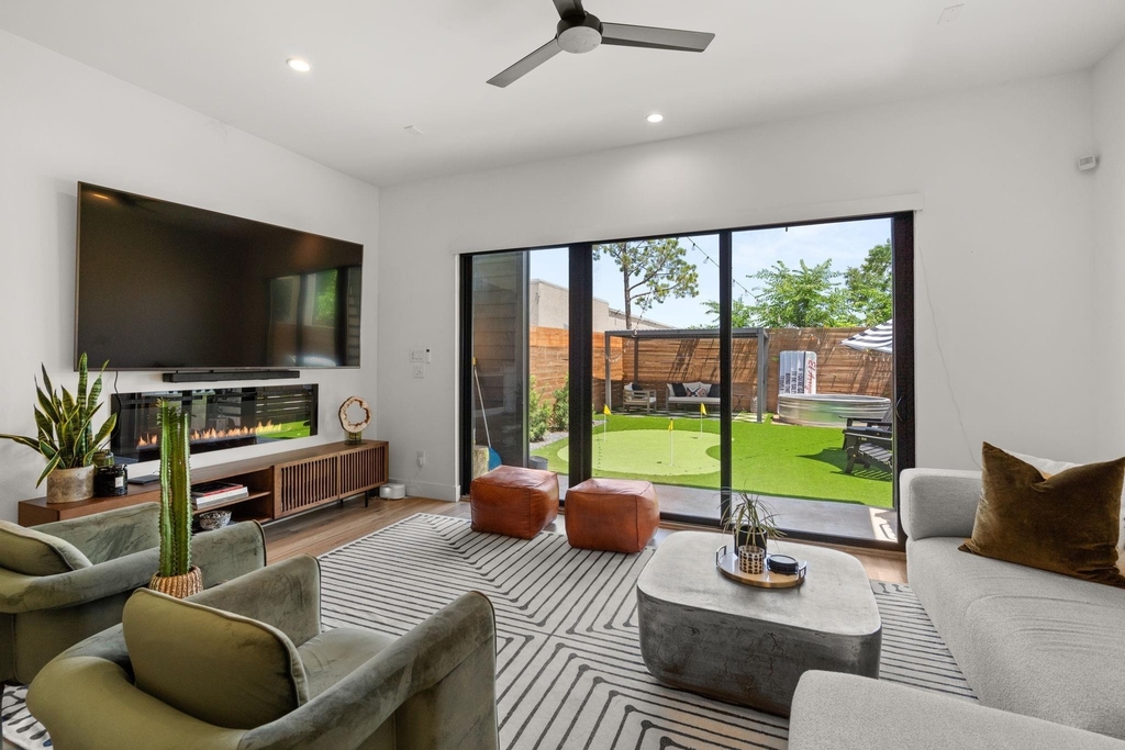 409 Blueberry Street - Photo 7