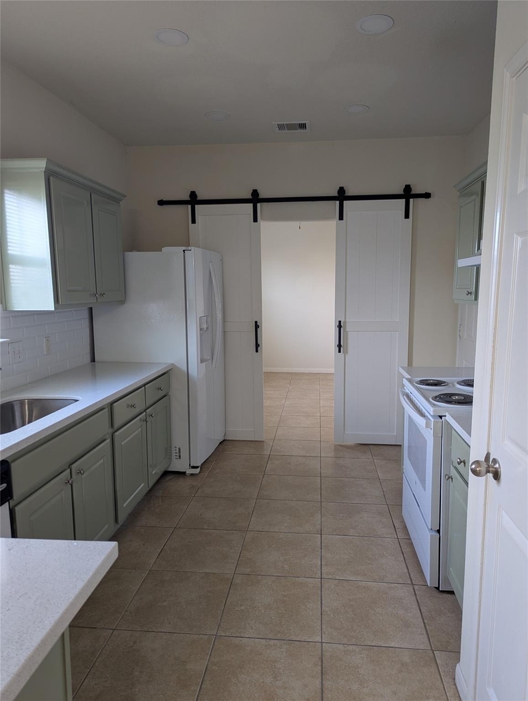 3919 Hollow Cove Lane - Photo 4