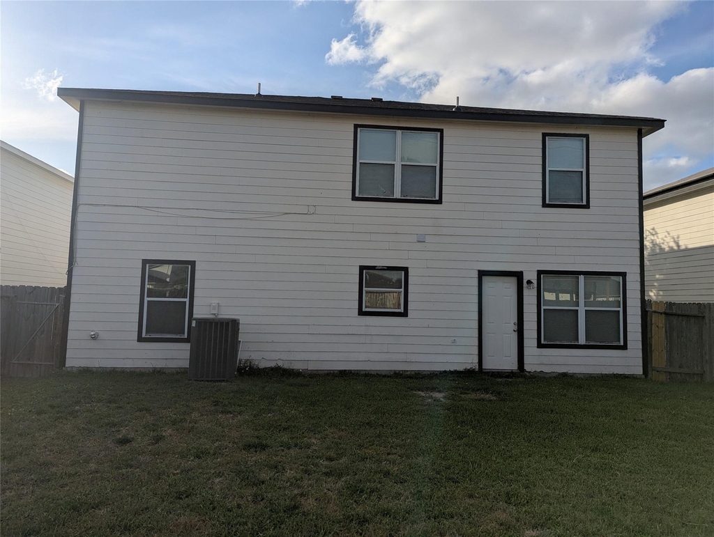 3919 Hollow Cove Lane - Photo 18