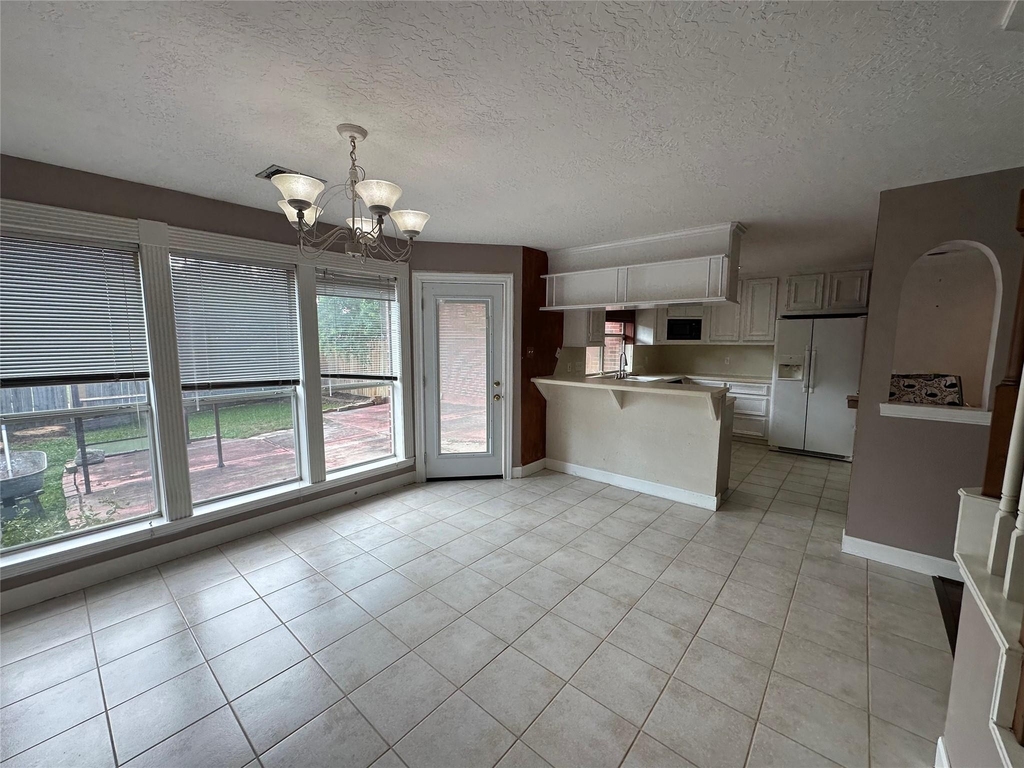 443 N Rivershire Drive - Photo 4