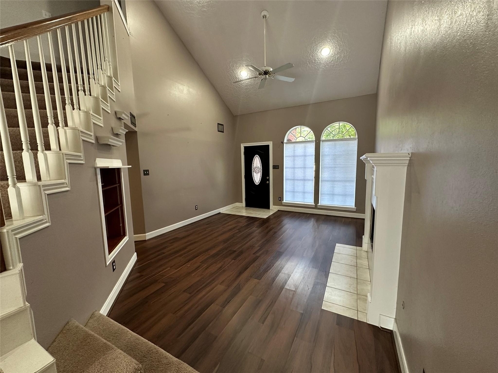 443 N Rivershire Drive - Photo 3