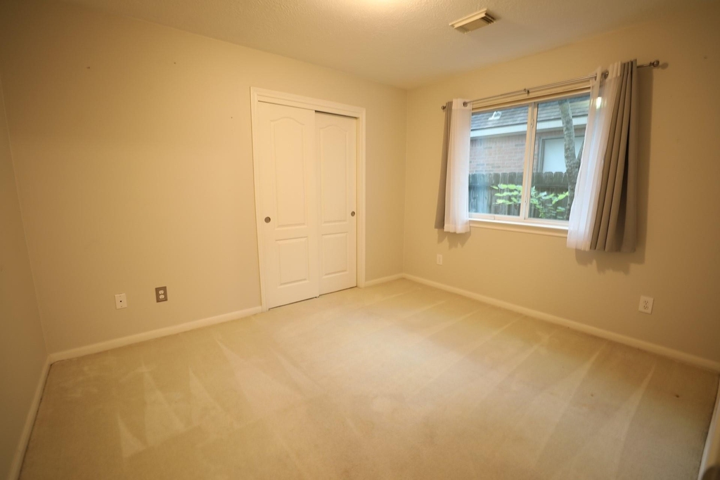 1715 Red Oak Terrace - Photo 24