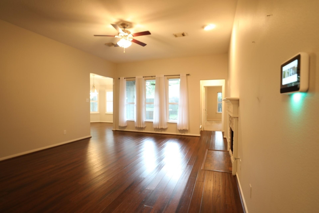 1715 Red Oak Terrace - Photo 8