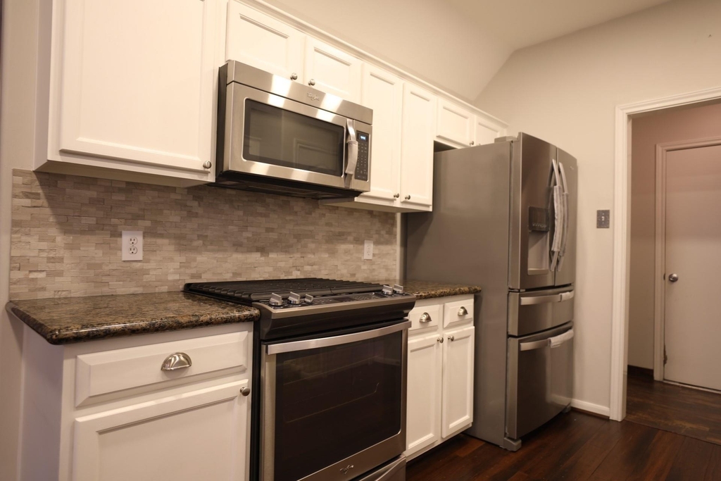1715 Red Oak Terrace - Photo 15