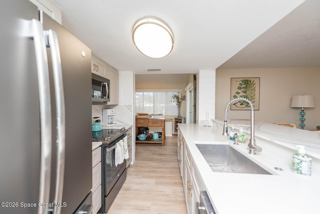 401 Seaport Boulevard - Photo 15