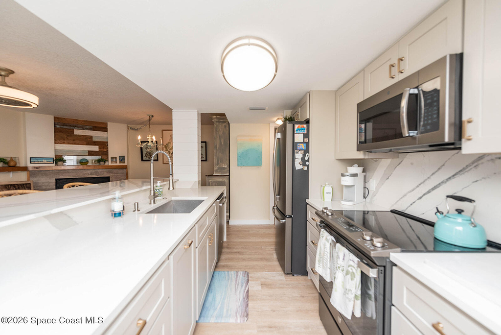 401 Seaport Boulevard - Photo 16