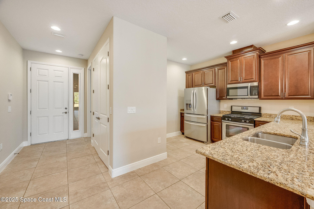 7954 Loren Cove Drive - Photo 9