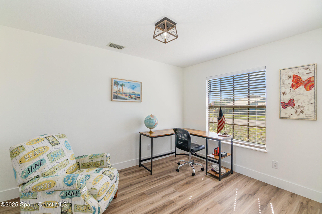 1905 Redwood Avenue - Photo 7
