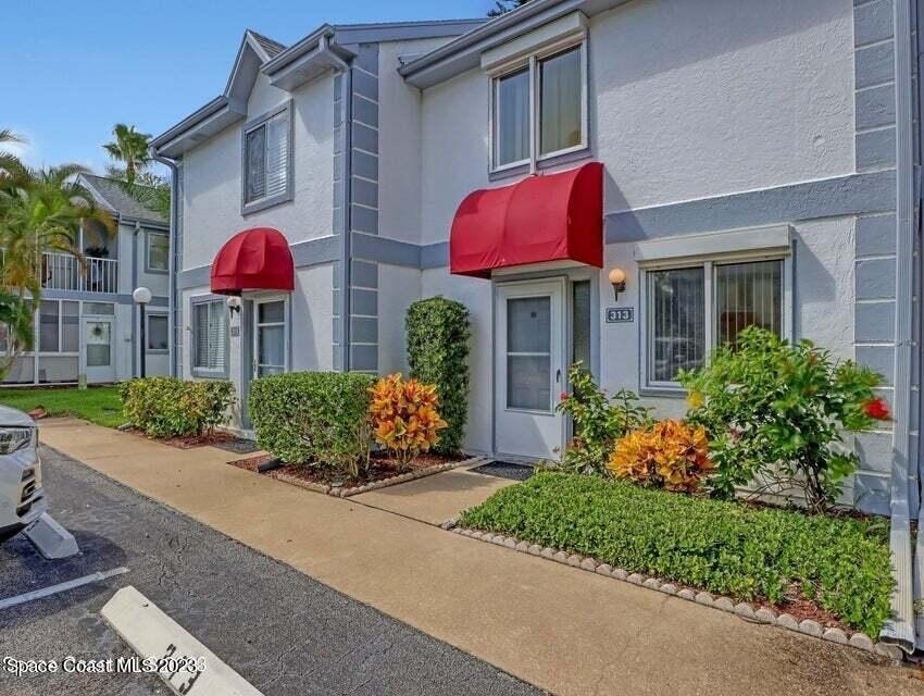 313 Seaport Boulevard - Photo 1