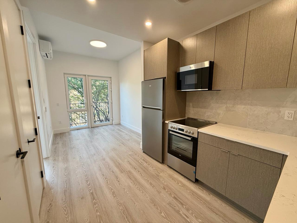 706 East 32nd Street - Photo 0