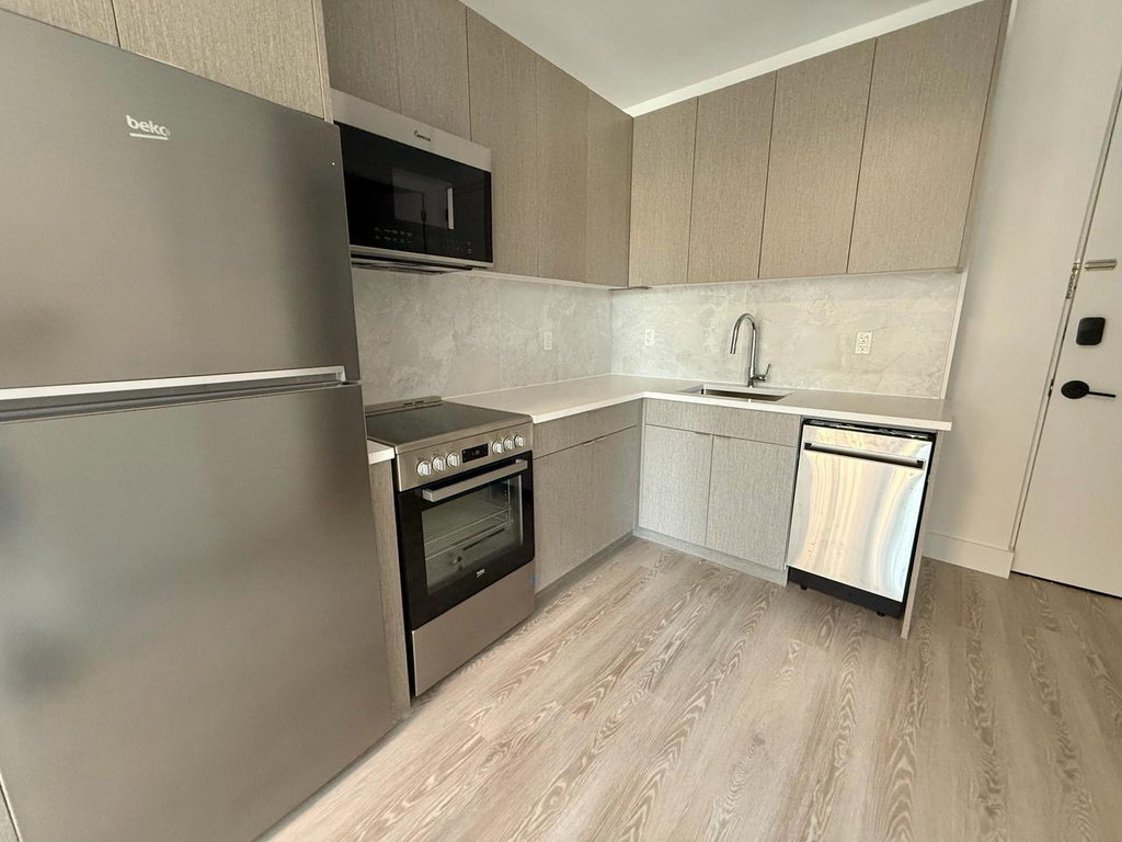 706 East 32nd Street - Photo 1