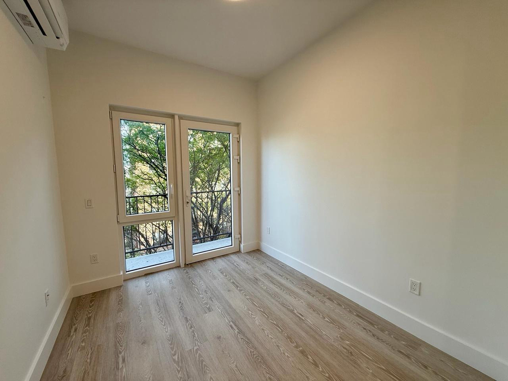 706 East 32nd Street - Photo 5