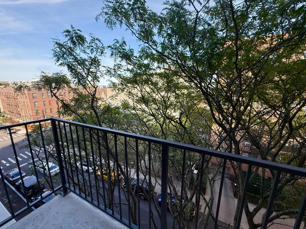 706 East 32nd Street - Photo 8