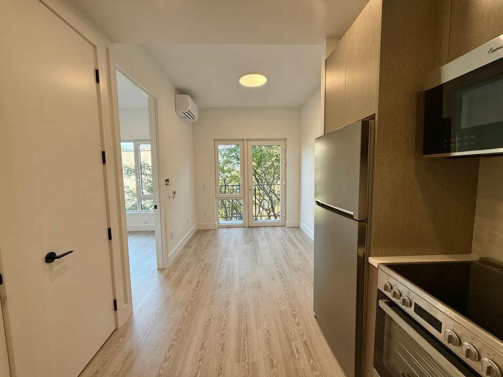 706 East 32nd Street - Photo 4