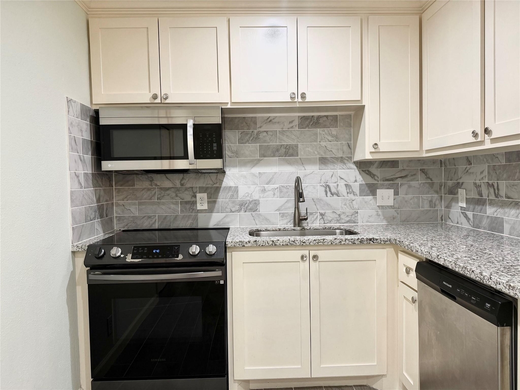 1311 Antoine Drive - Photo 11