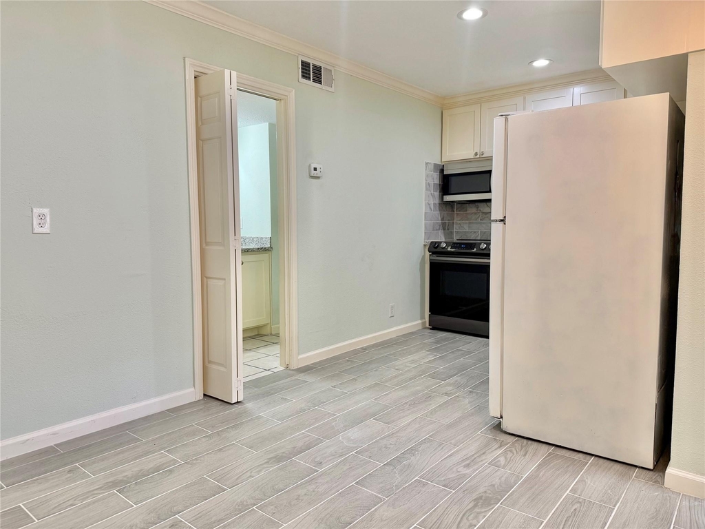 1311 Antoine Drive - Photo 14
