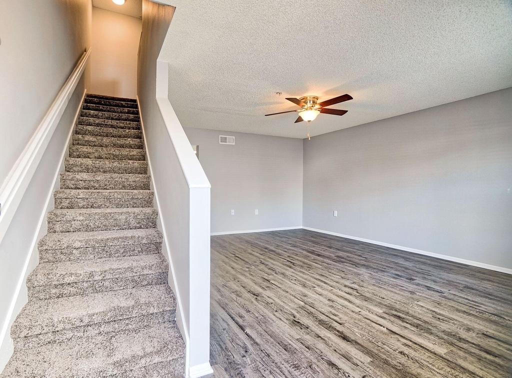 12021 Mccormick Rd - Photo 12