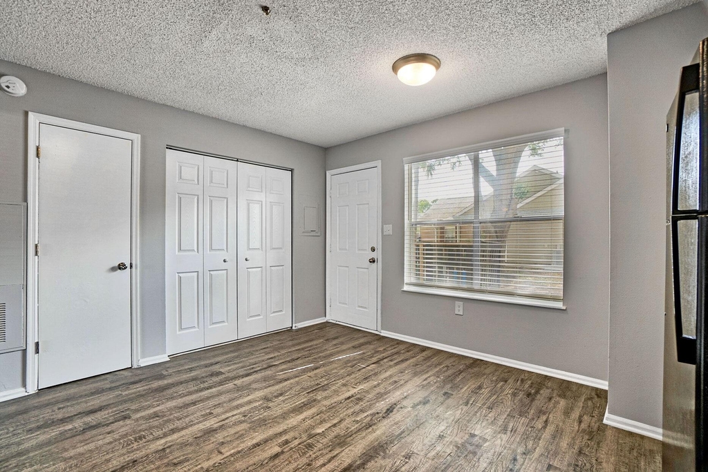 12021 Mccormick Rd - Photo 7