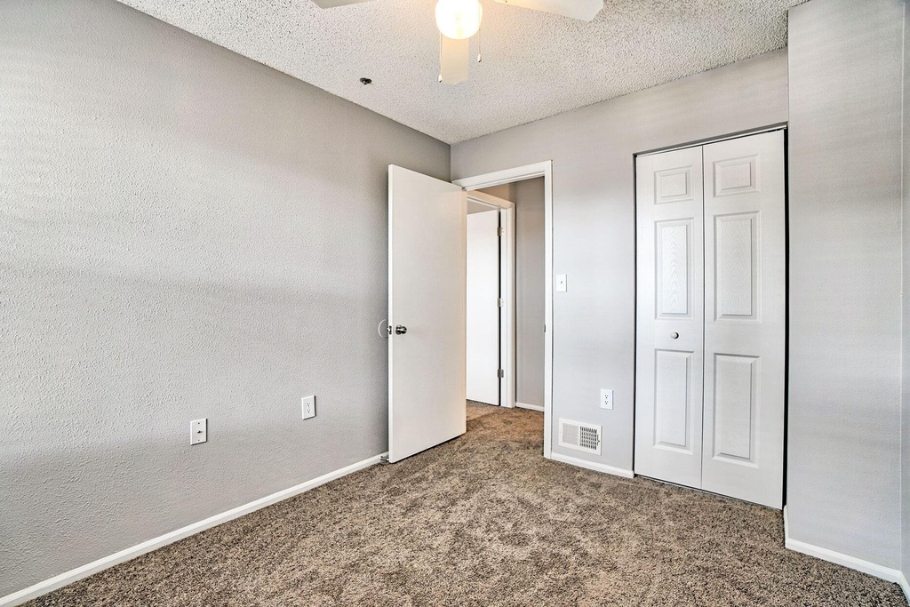 12021 Mccormick Rd - Photo 8