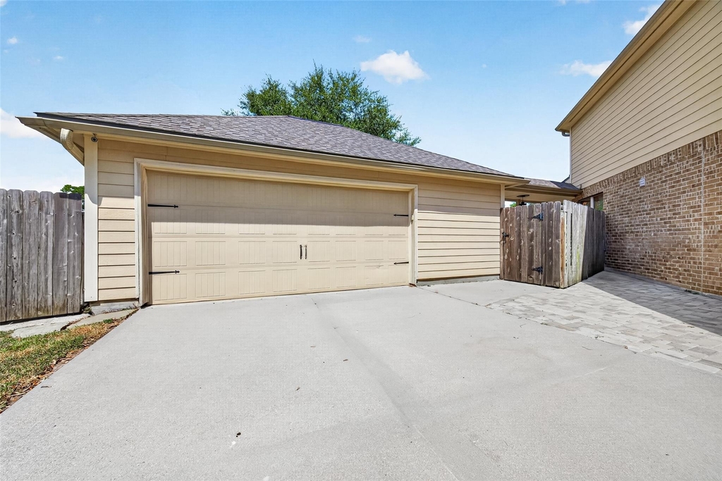 5207 Belvedere Drive - Photo 2