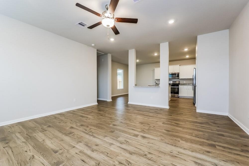 16458 Honeysuckle Hill Drive - Photo 2