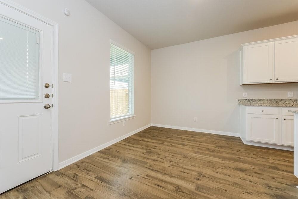 16458 Honeysuckle Hill Drive - Photo 3